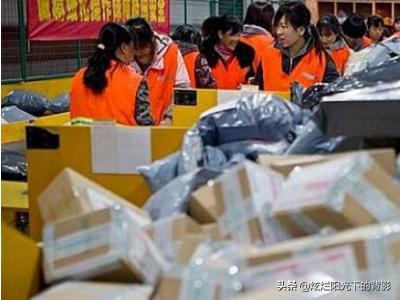 货运分拣图片物流分拣员真的很累吗？