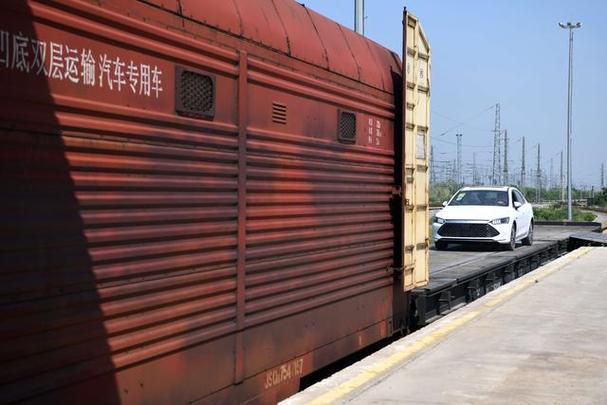 火车货运工厂比亚迪铁路运车需要多久？