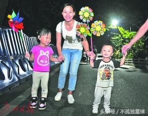重庆金钟货运五号停机坪的彩灯展现场怎么走？