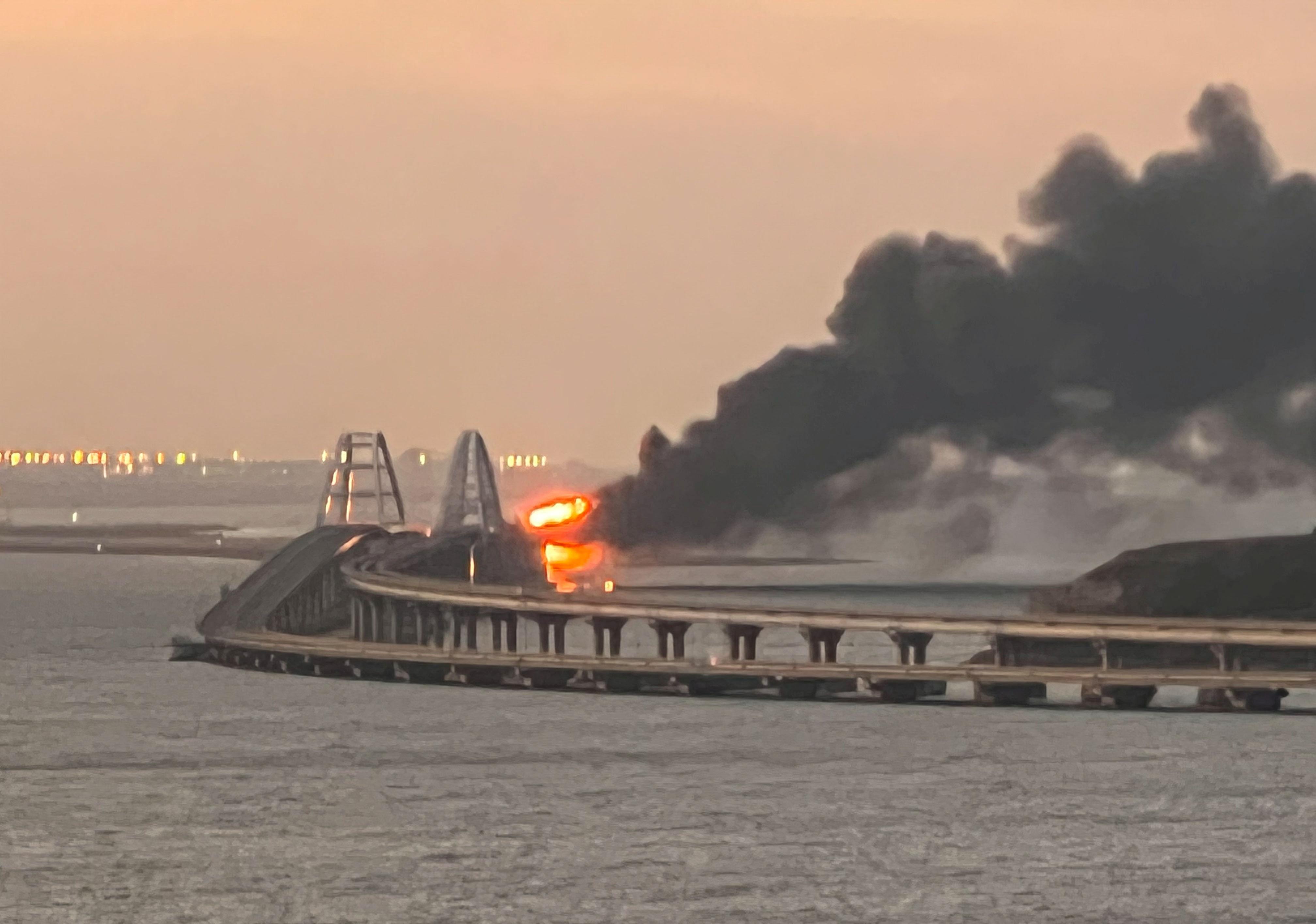 公路货运 车主b2货运资格证是驾驶员办理还是车主办理？