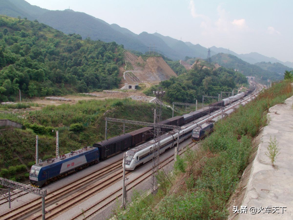 设计铁路货运250公里高铁和350公里高铁轨道区别？