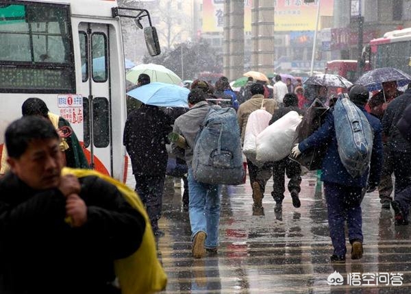 货运消费生活面对城里的高消费、高房租，住在农村的人为什么每年还要进城里打工？