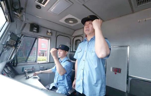 货运活怎样货运火车司机累不累？